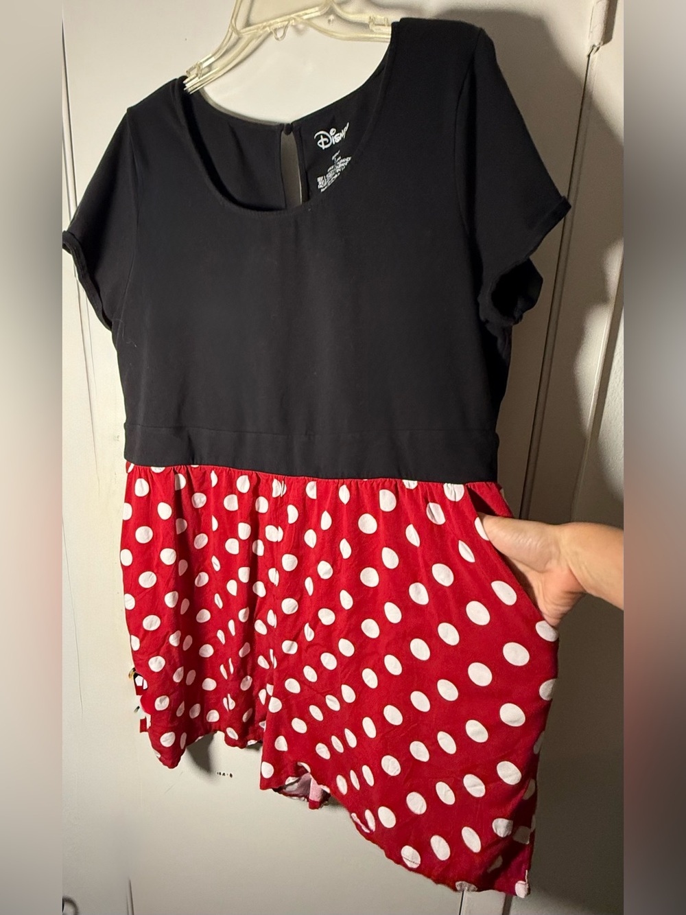 Disney Minnie Mouse romper. Sz. 3 (3X) pit to pit measures 23” w/side pockets.